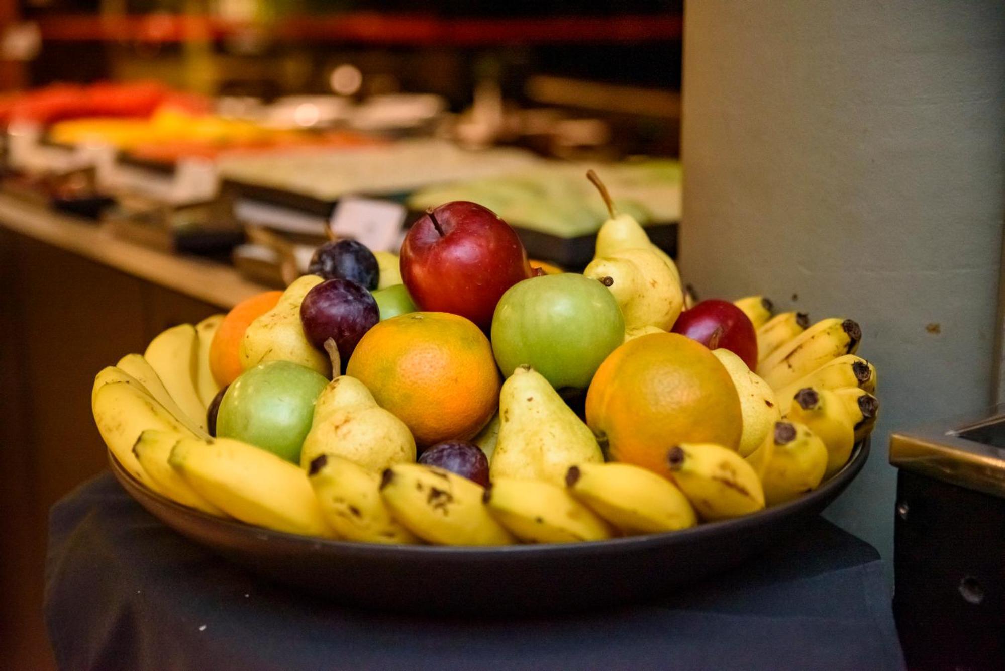 Royal Tulip Brasilia Alvorada Hotell Exteriör bild Fruit salad