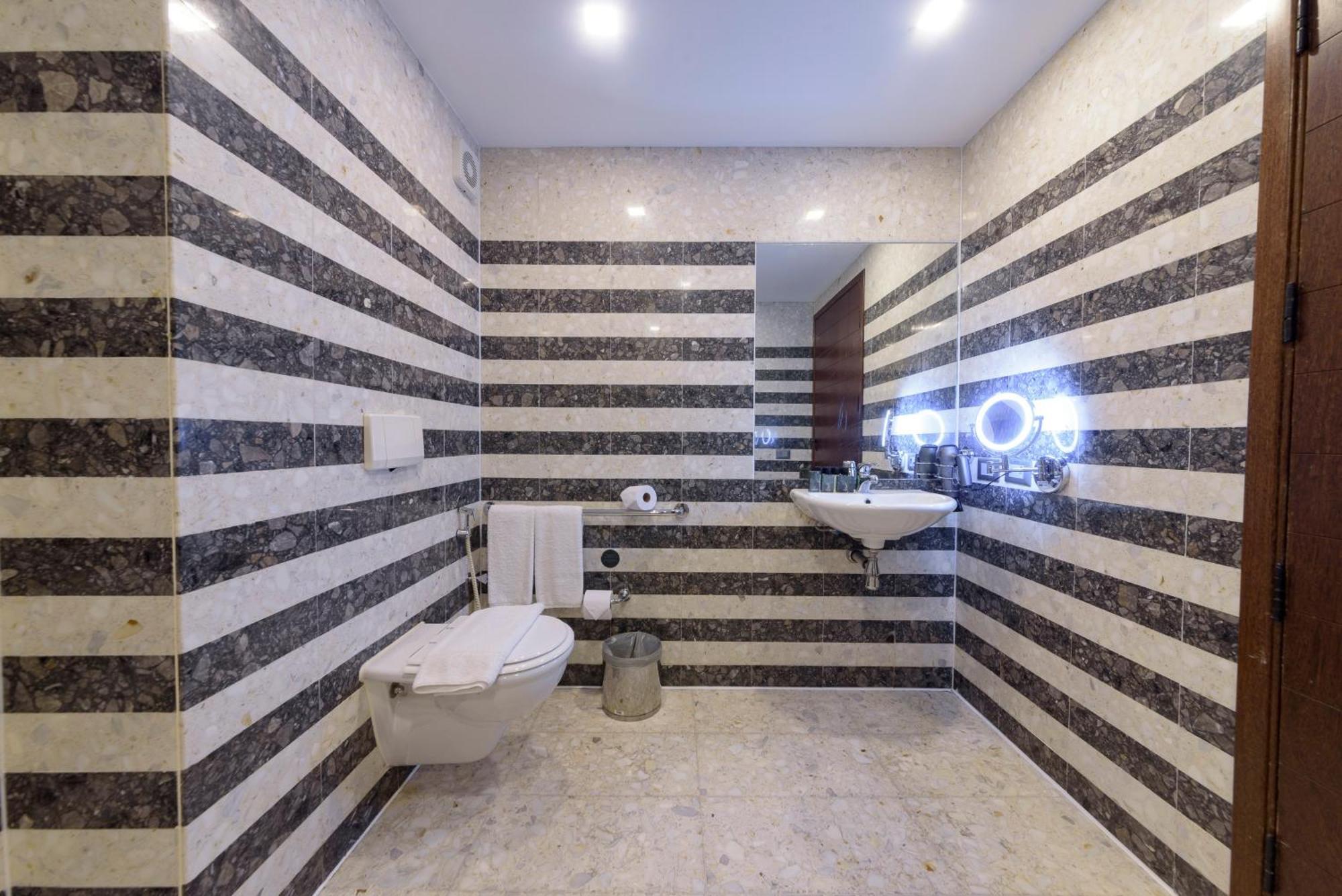 Royal Tulip Brasilia Alvorada Hotell Rum bild Bathroom